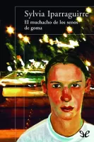 El muchacho de los senos de goma